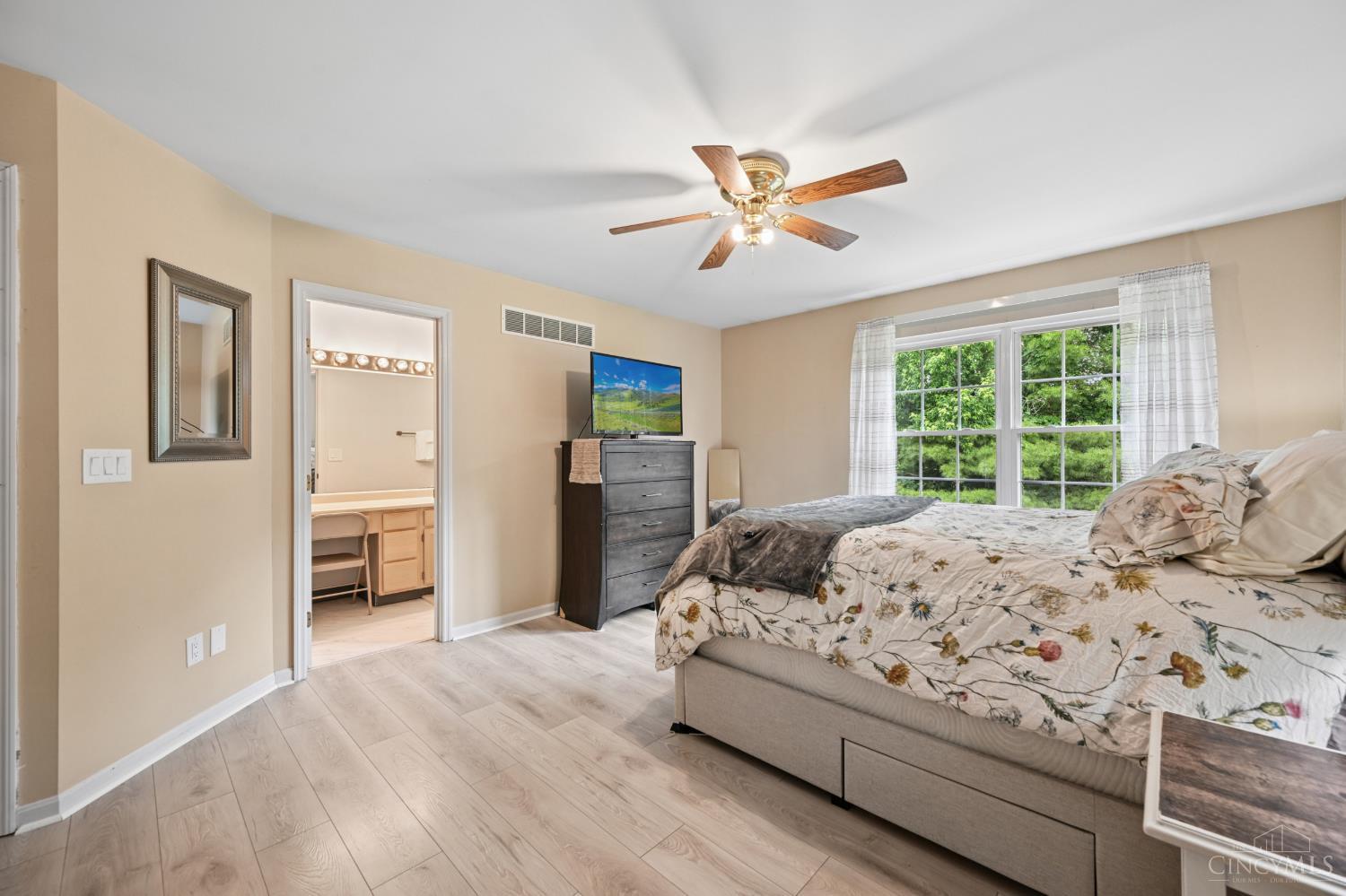 7758 Meadow Crest Court