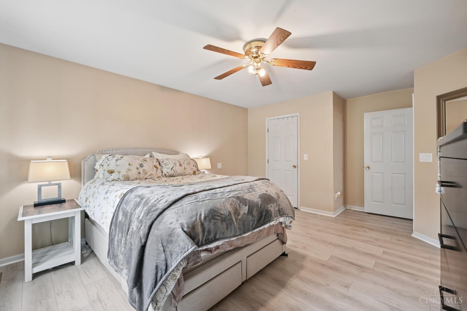 7758 Meadow Crest Court