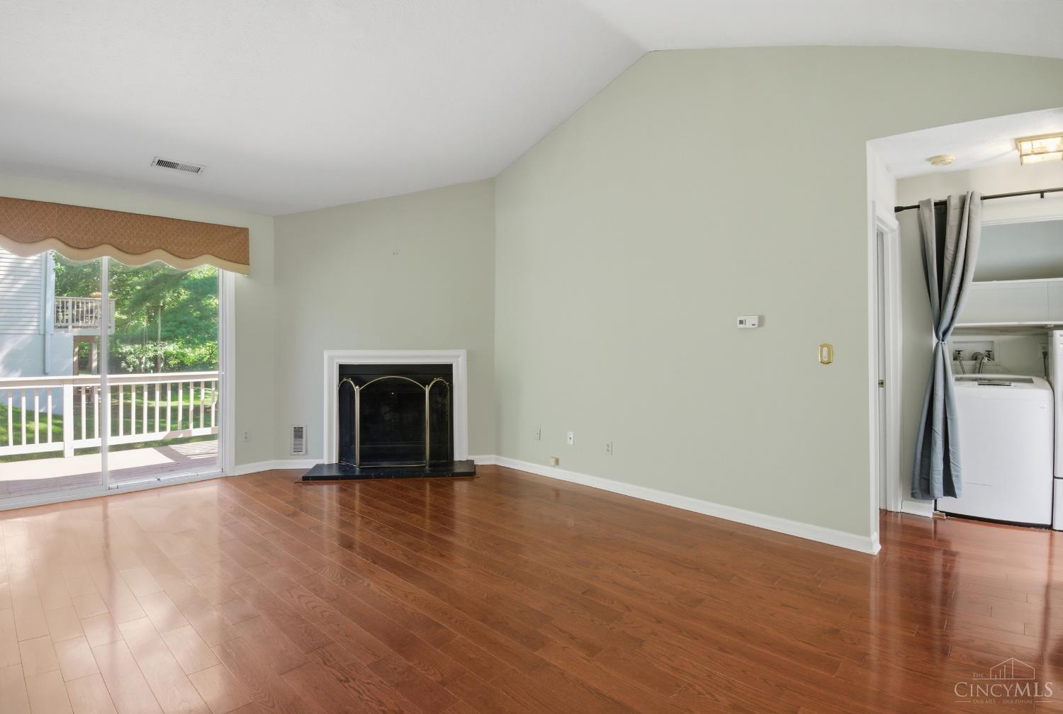 6 Devon Court