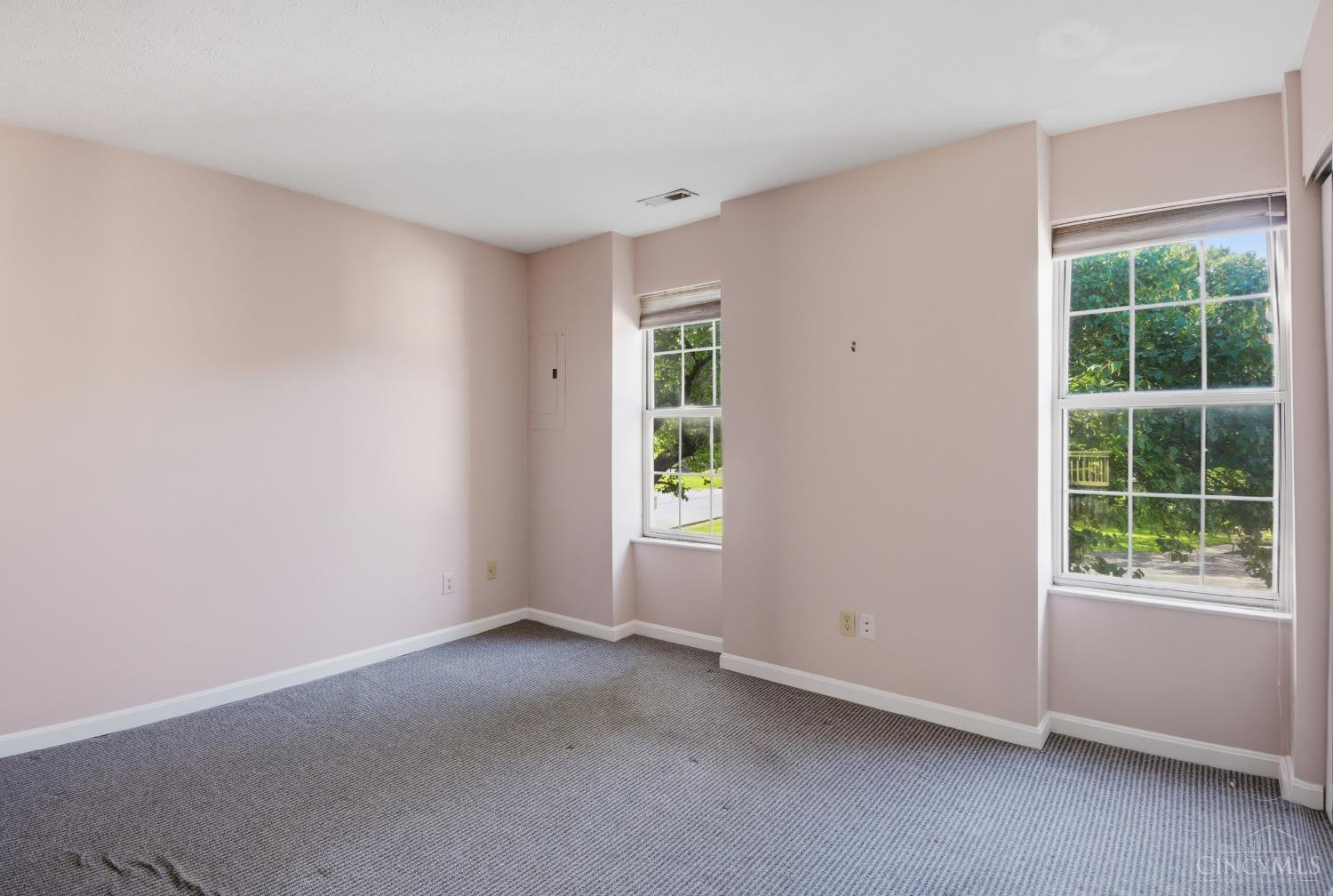 6 Devon Court