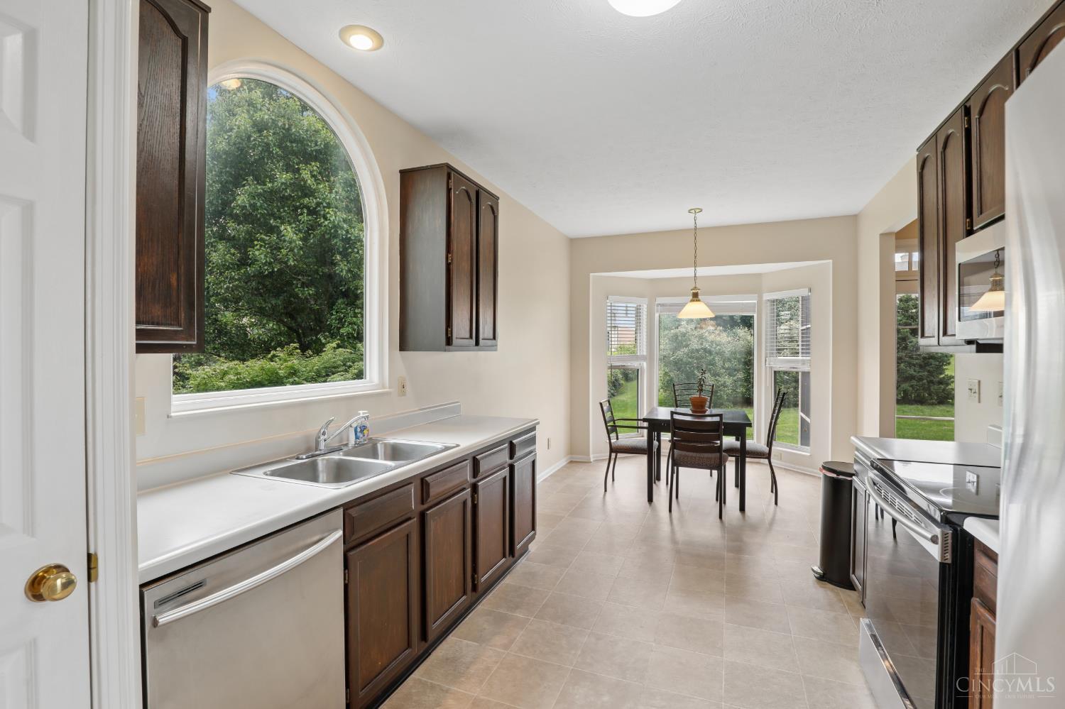 216 Breezy Vista