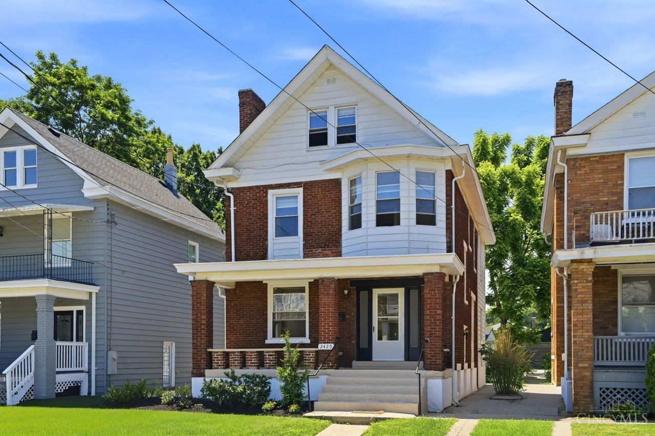 2429 Robertson Avenue