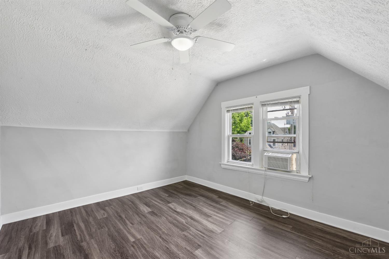 1906 Mentor Avenue