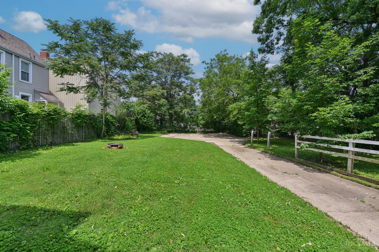 1906 Mentor Avenue