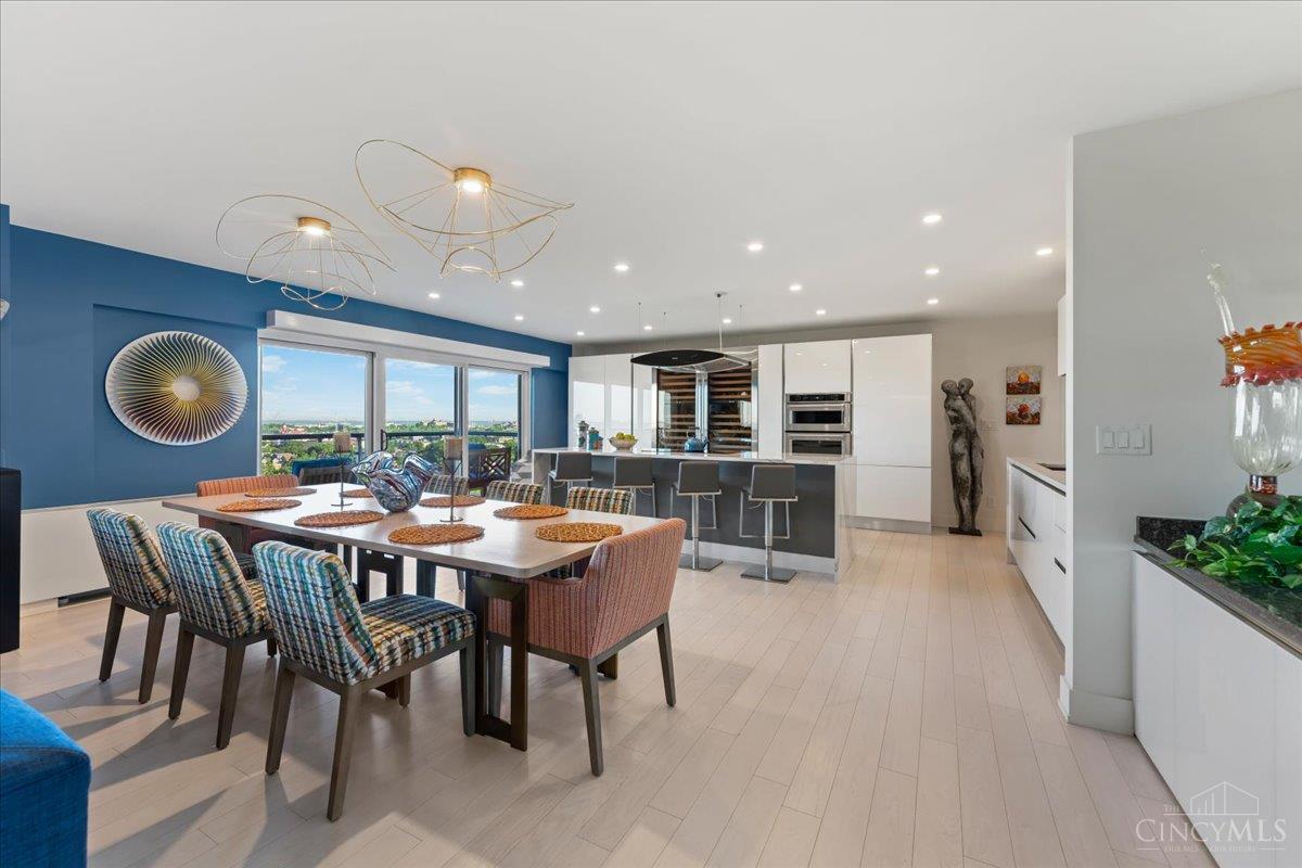 2200 Victory Parkway 2504