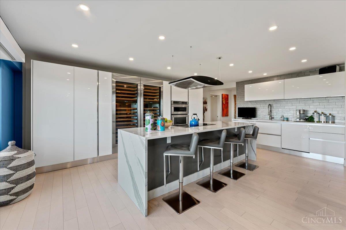 2200 Victory Parkway 2504