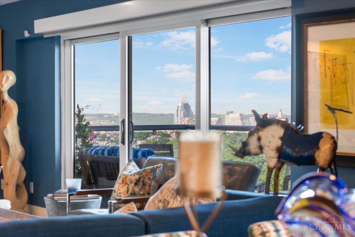 2200 Victory Parkway 2504