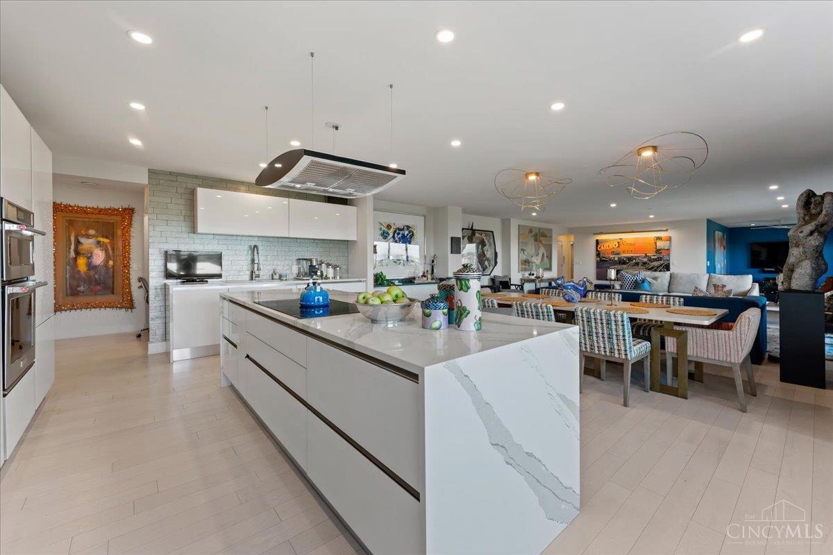 2200 Victory Parkway 2504