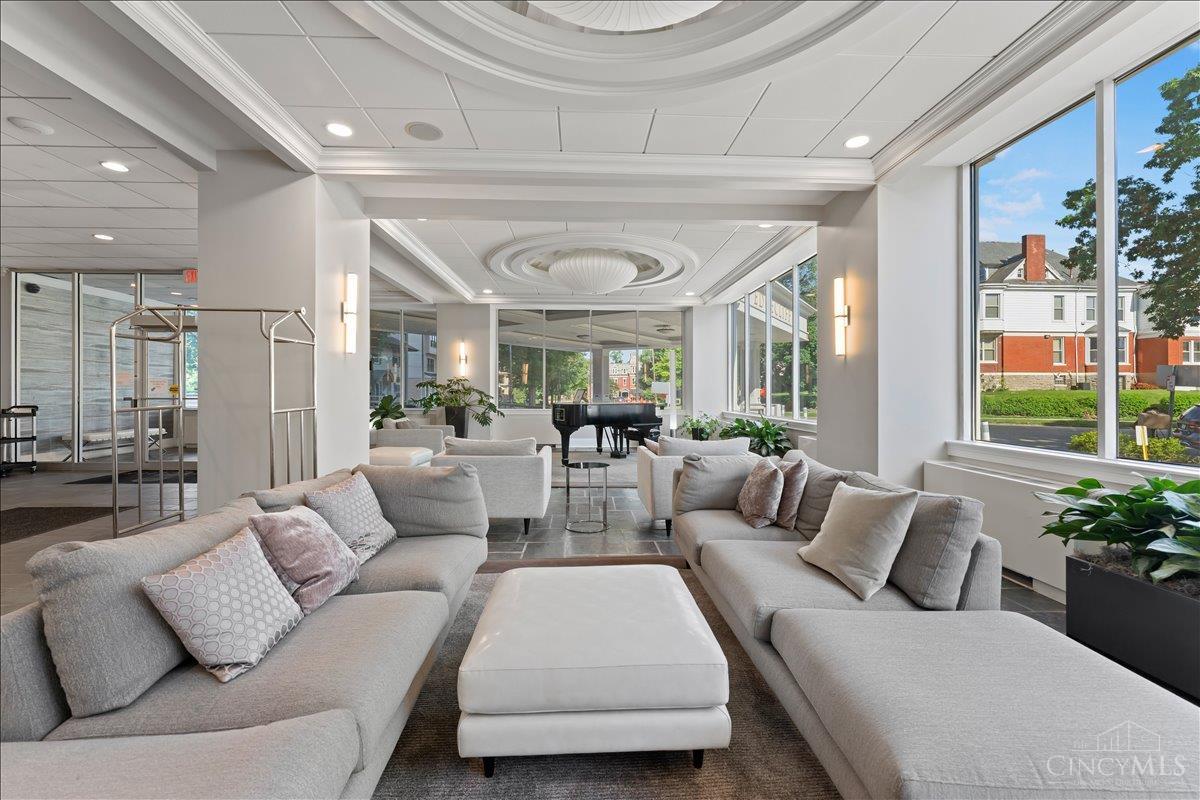 2200 Victory Parkway 2504
