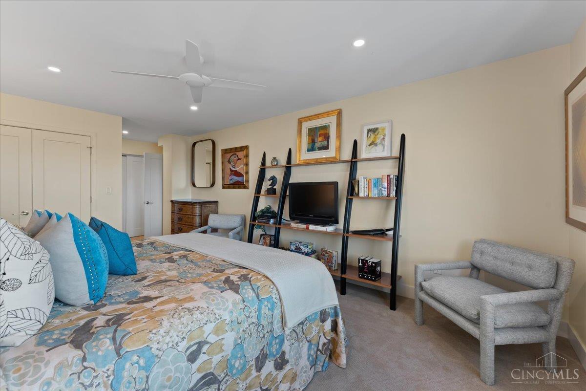 2200 Victory Parkway 2504
