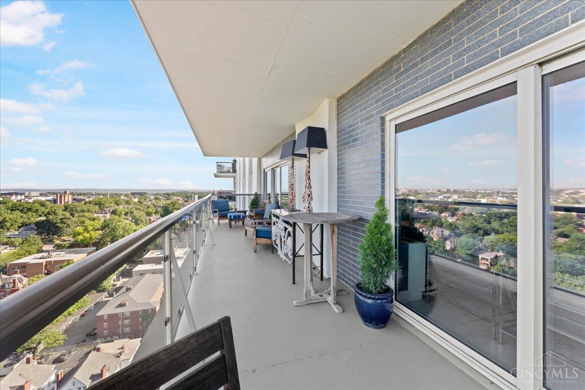 2200 Victory Parkway 2504