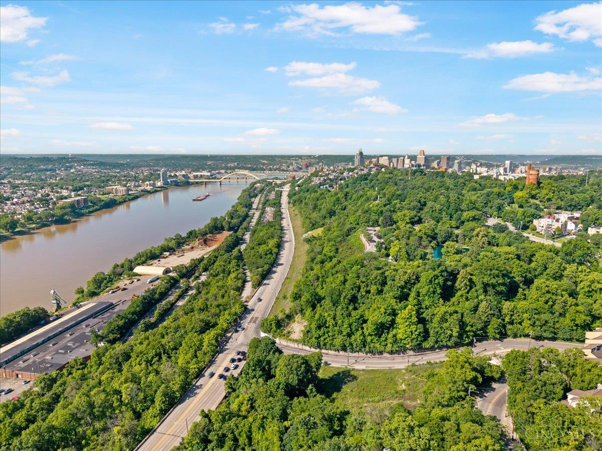 2200 Victory Parkway 2504