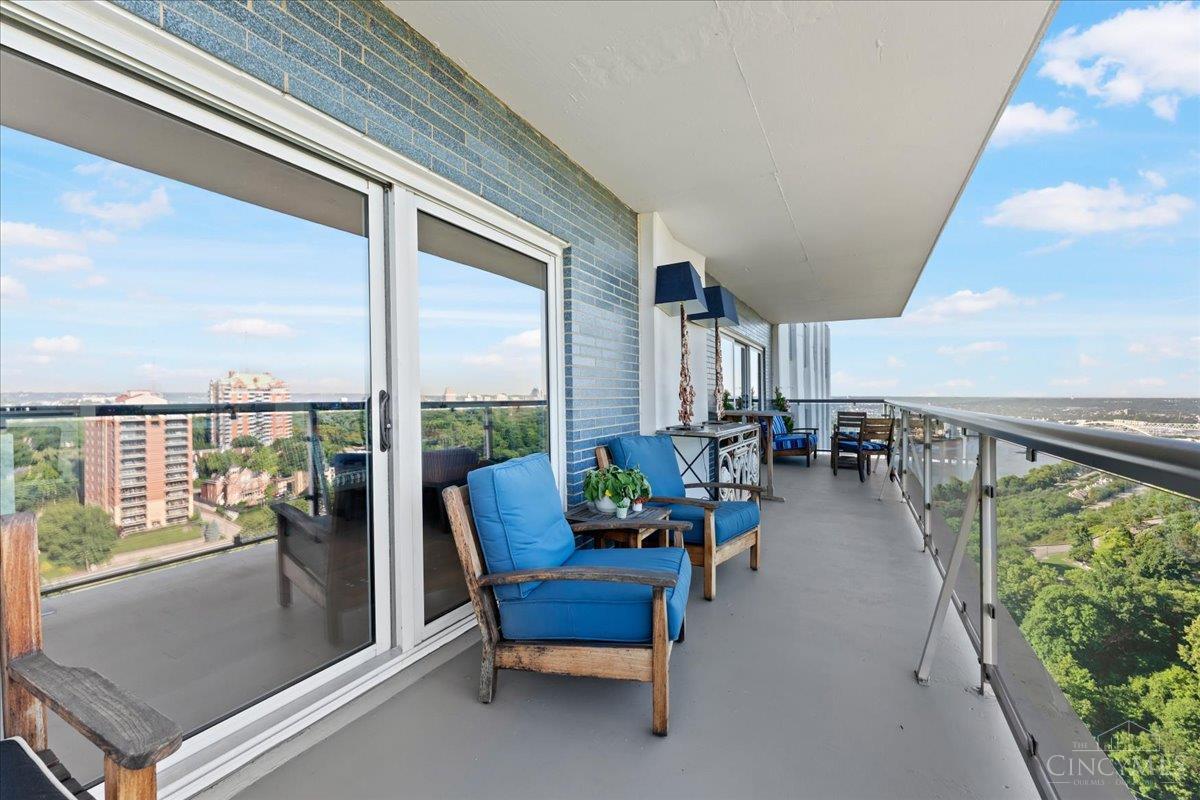 2200 Victory Parkway 2504
