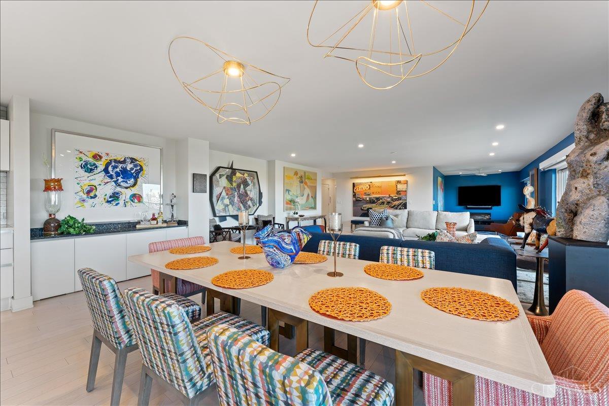 2200 Victory Parkway 2504