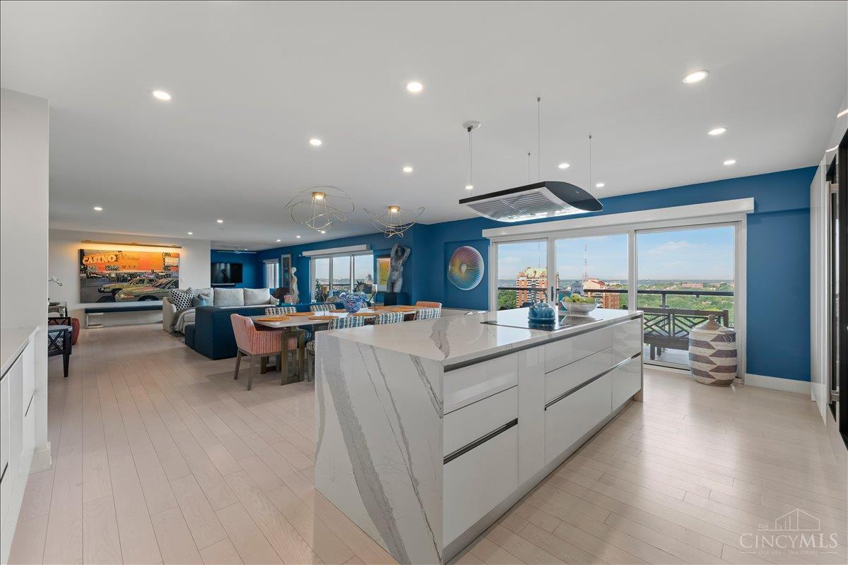 2200 Victory Parkway 2504