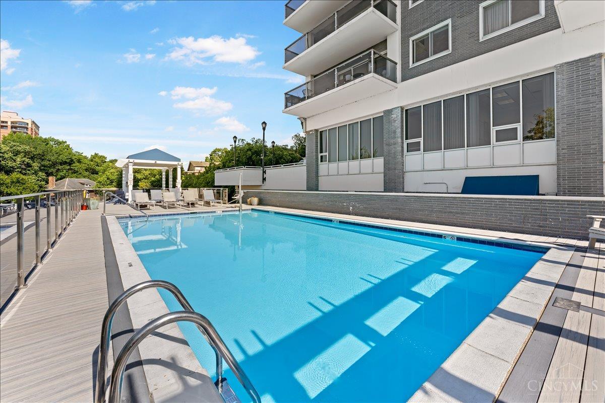 2200 Victory Parkway 2504