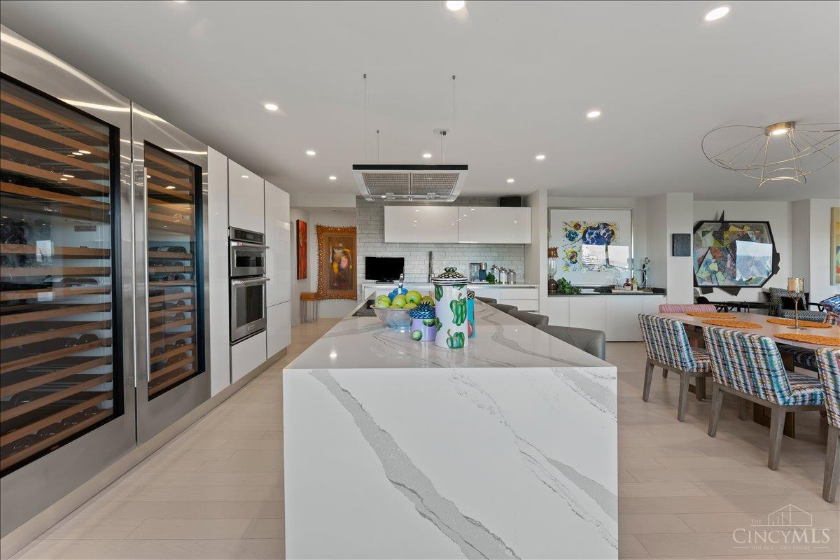 2200 Victory Parkway 2504