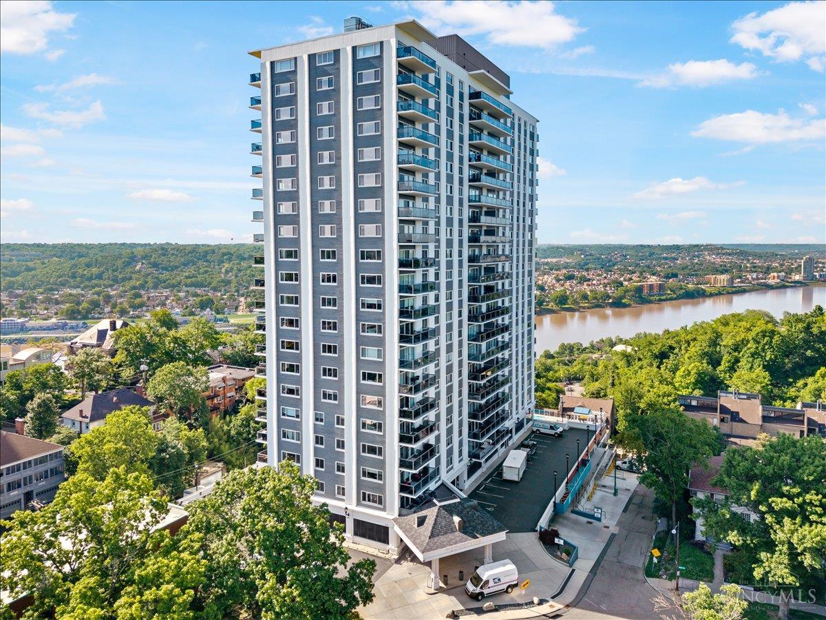 2200 Victory Parkway 2504