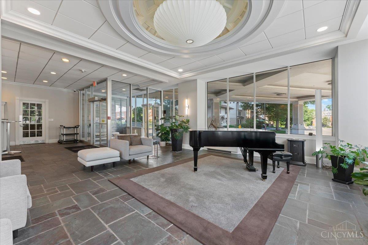 2200 Victory Parkway 2504