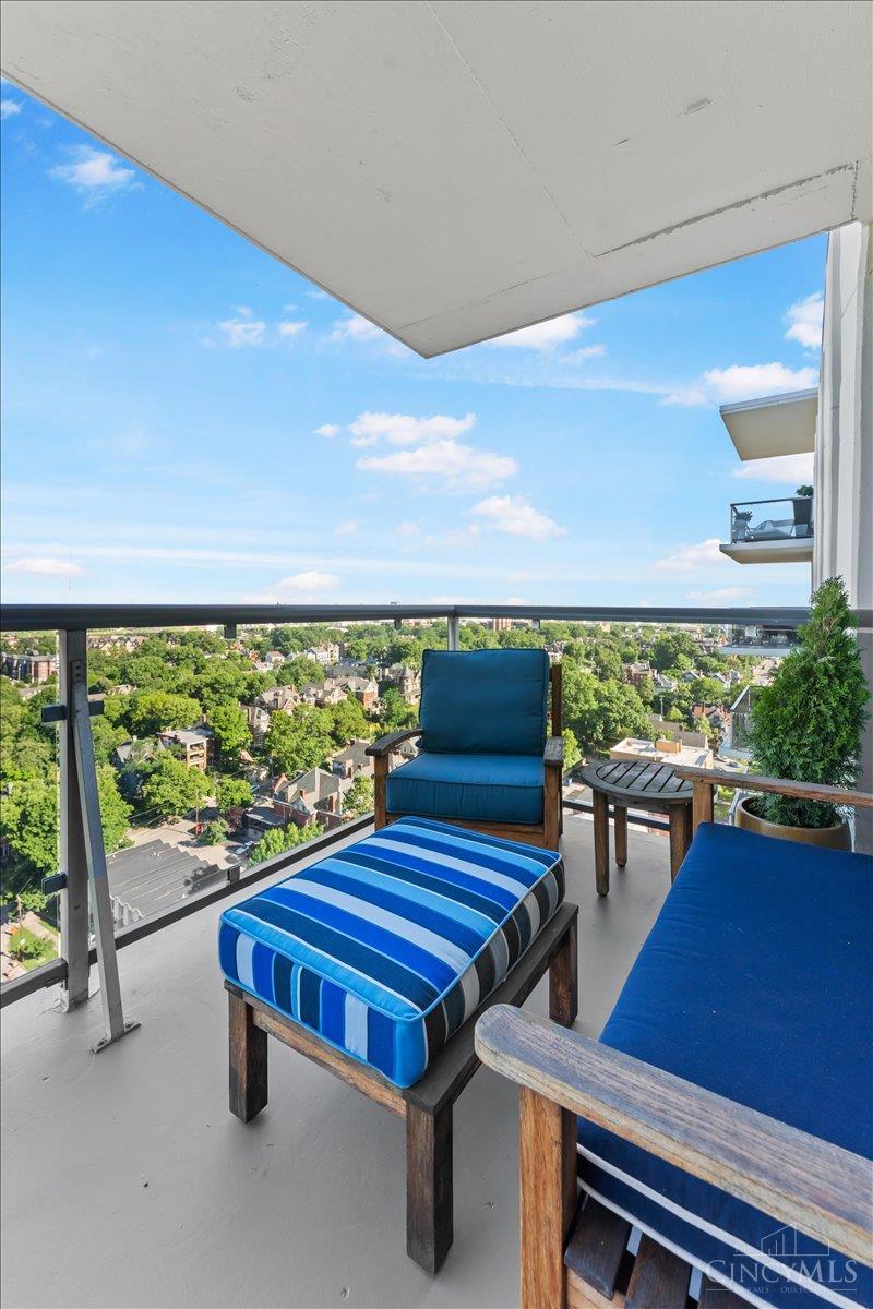 2200 Victory Parkway 2504