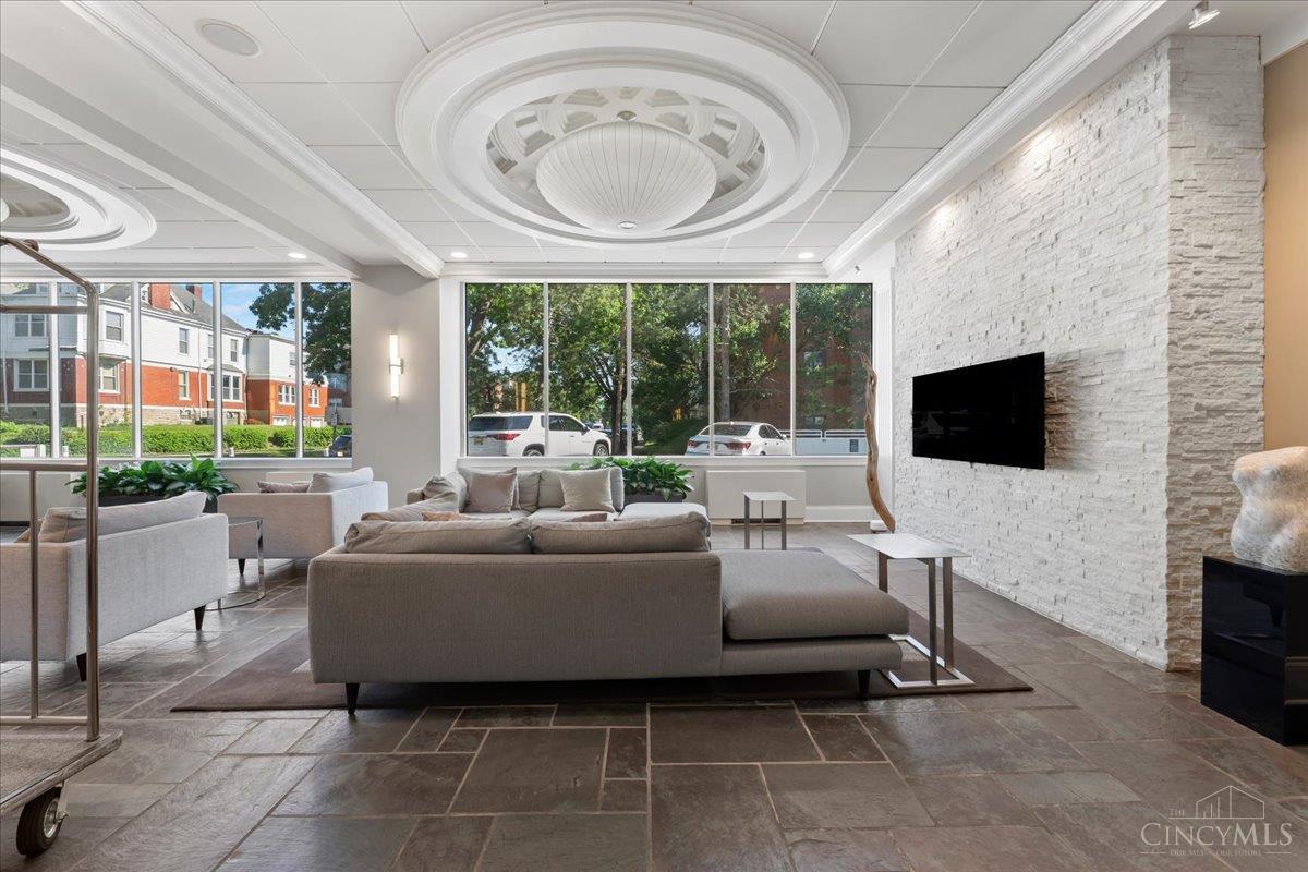 2200 Victory Parkway 2504