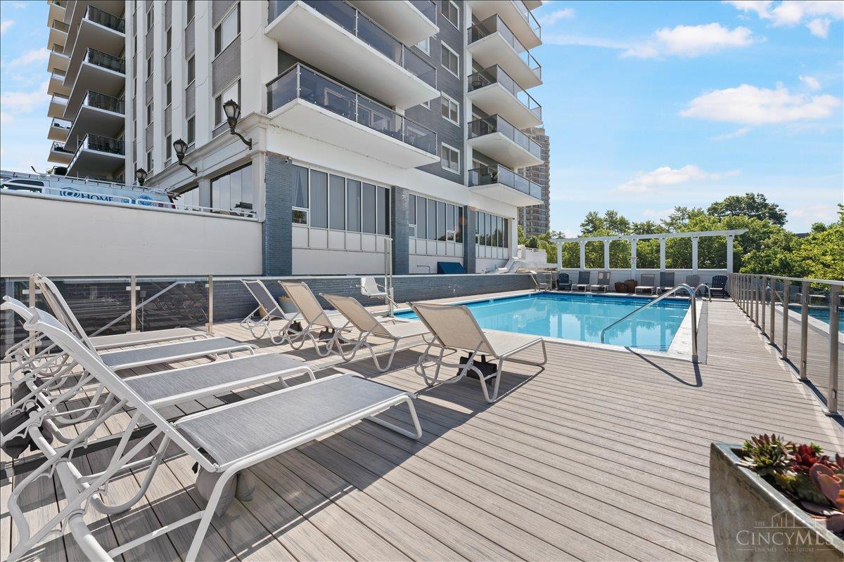 2200 Victory Parkway 2504