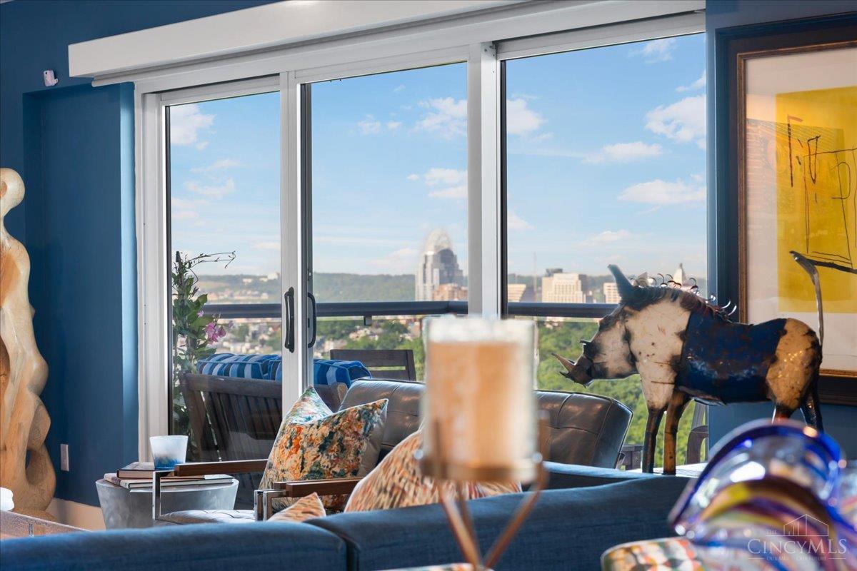 2200 Victory Parkway 2504