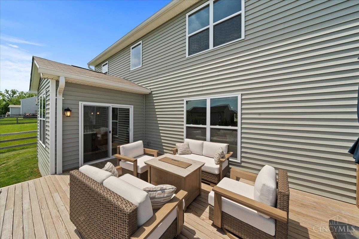5186 Center View Drive