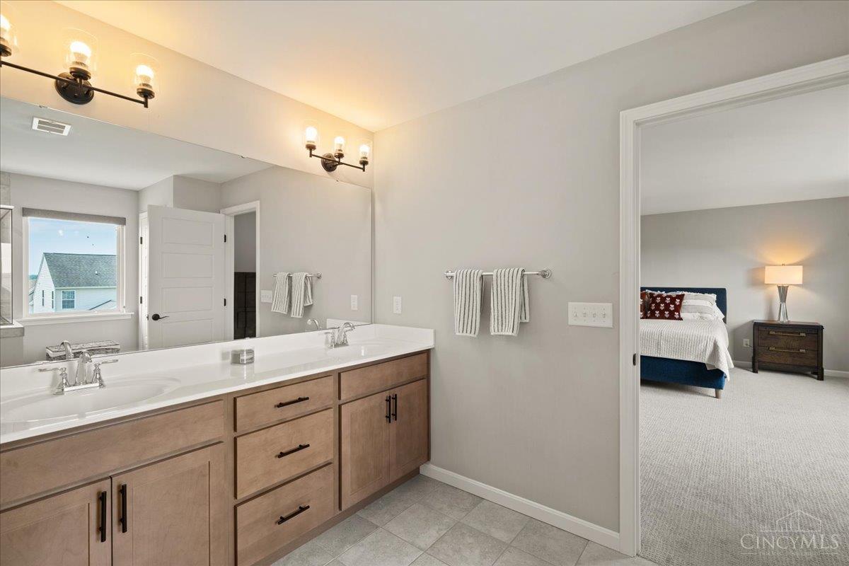 5186 Center View Drive