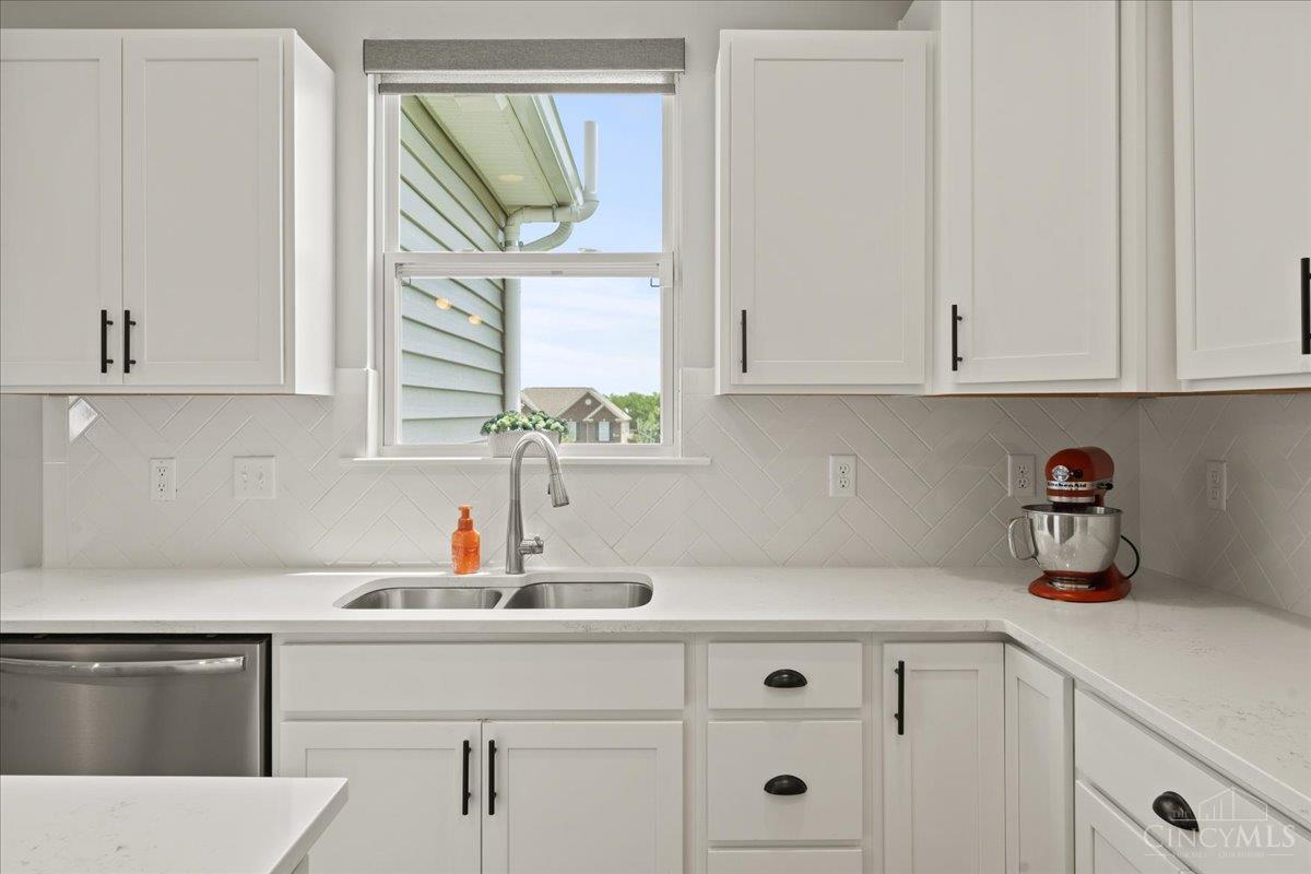 5186 Center View Drive