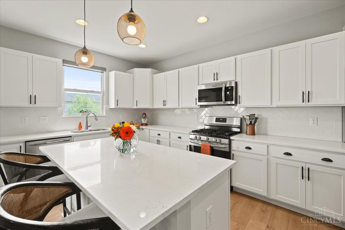 5186 Center View Drive