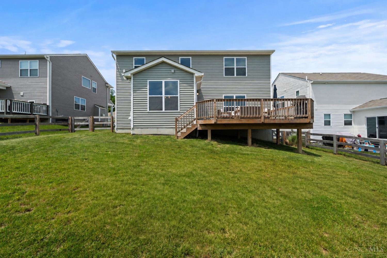 5186 Center View Drive