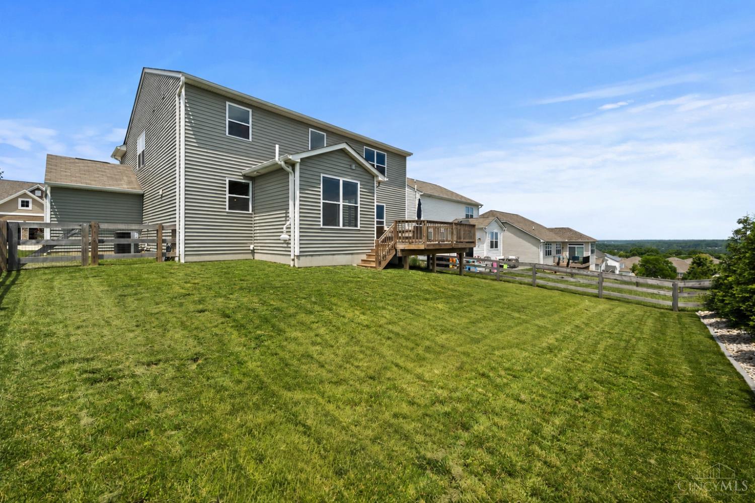 5186 Center View Drive