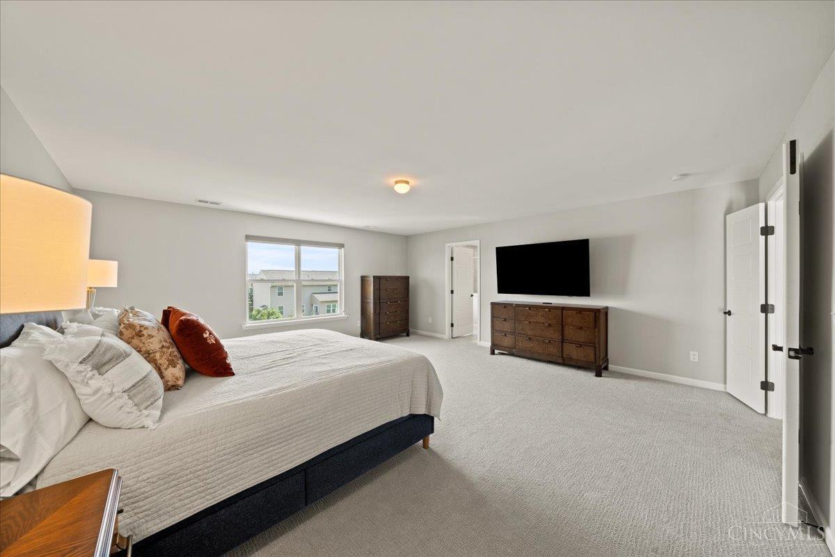 5186 Center View Drive