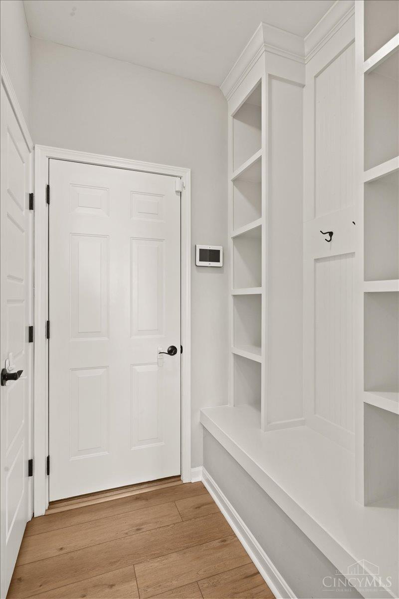 5186 Center View Drive