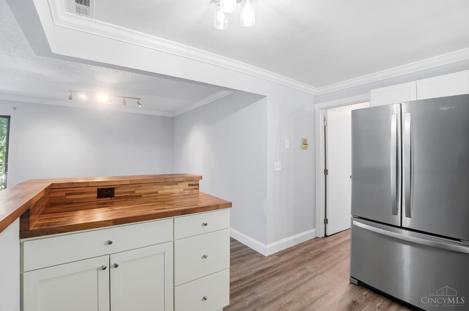 4274 Paul Road 27