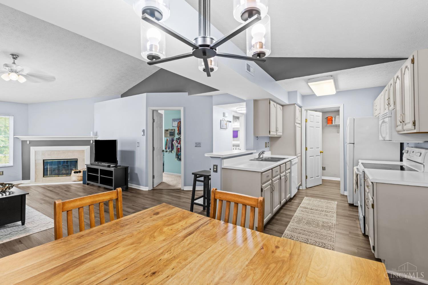 9860 Regatta Drive 305