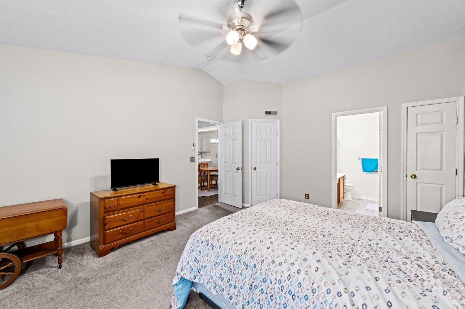 9860 Regatta Drive 305