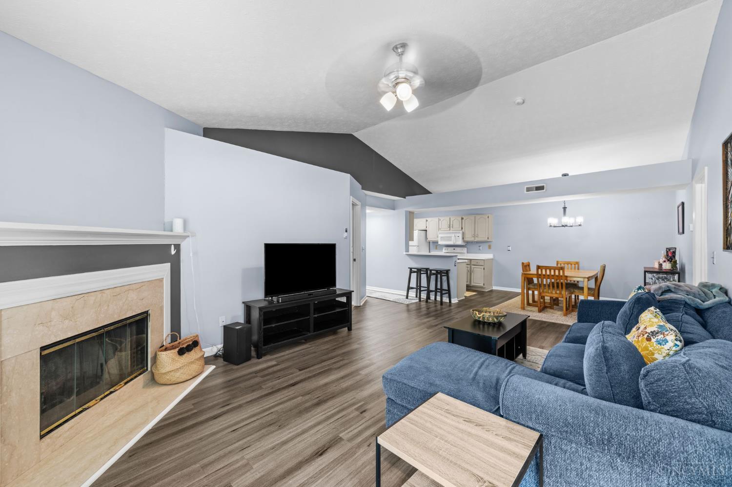 9860 Regatta Drive 305