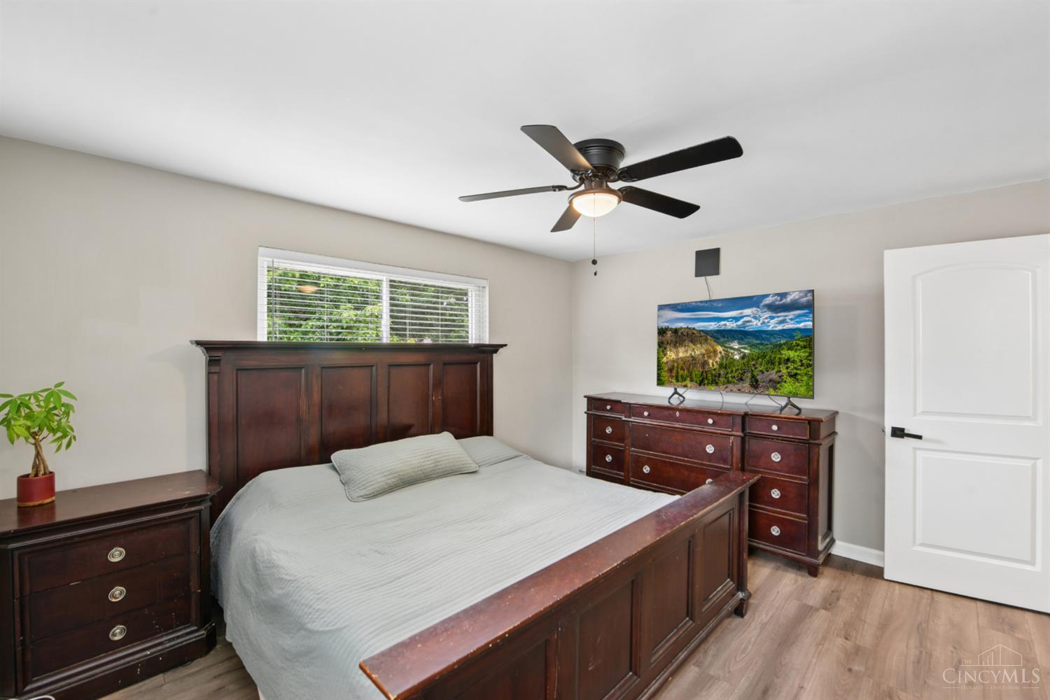 3393 Bellehaven Court