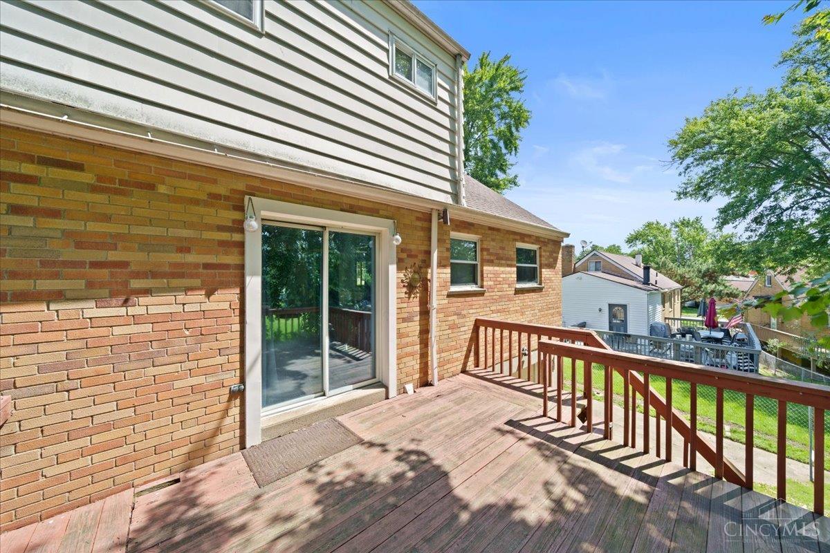 5455 Hyacinth Terrace
