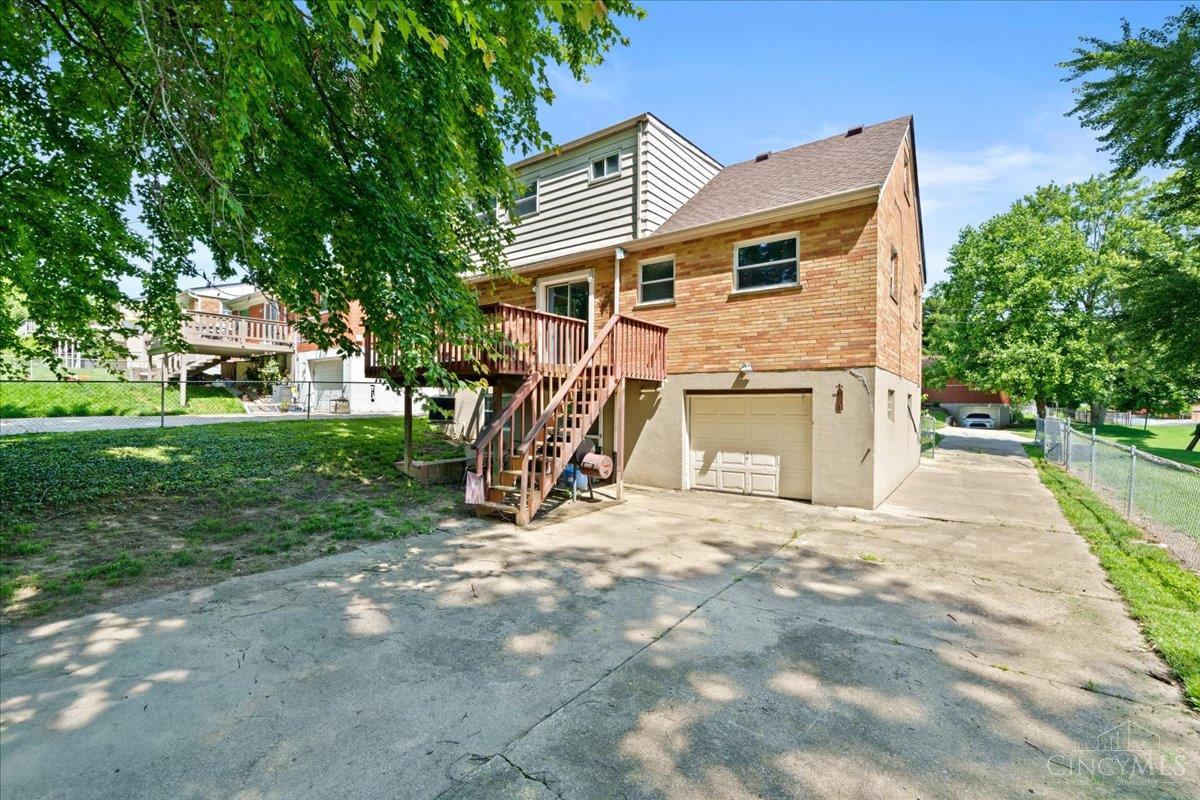 5455 Hyacinth Terrace