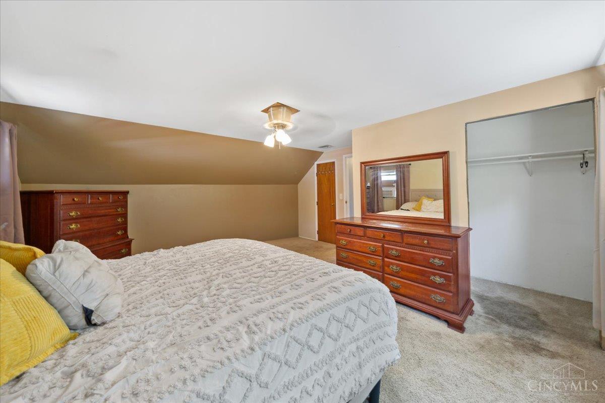 5455 Hyacinth Terrace