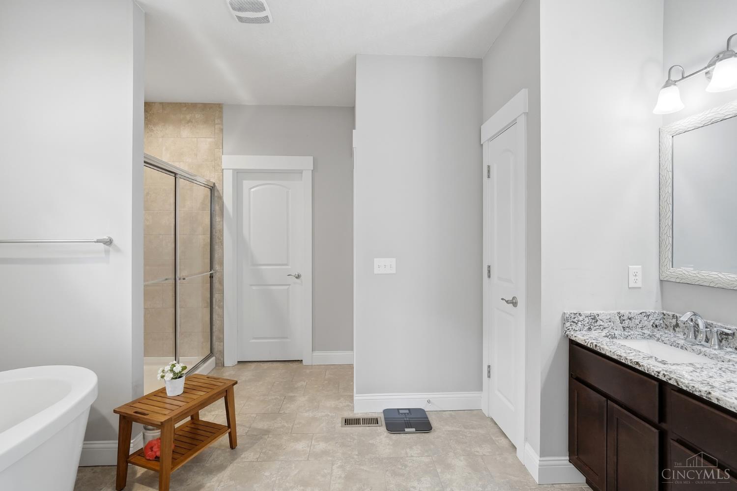 8007 Acorn Trail