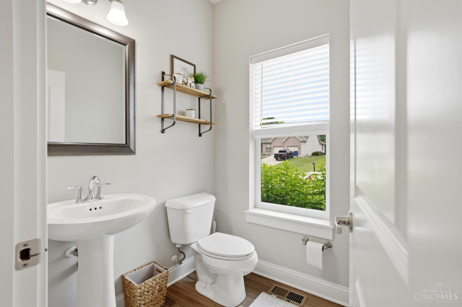 8007 Acorn Trail