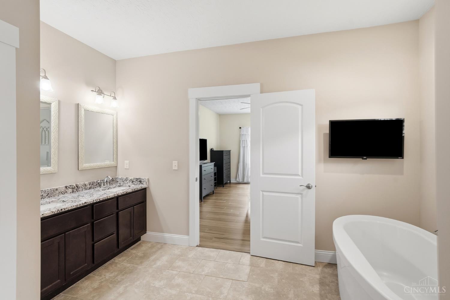 8007 Acorn Trail