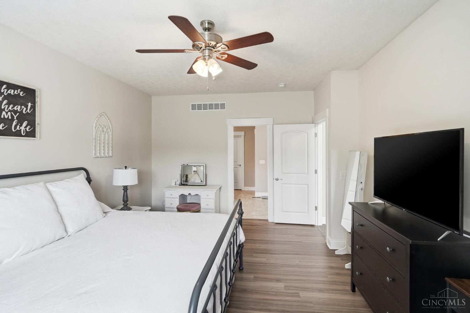 8007 Acorn Trail