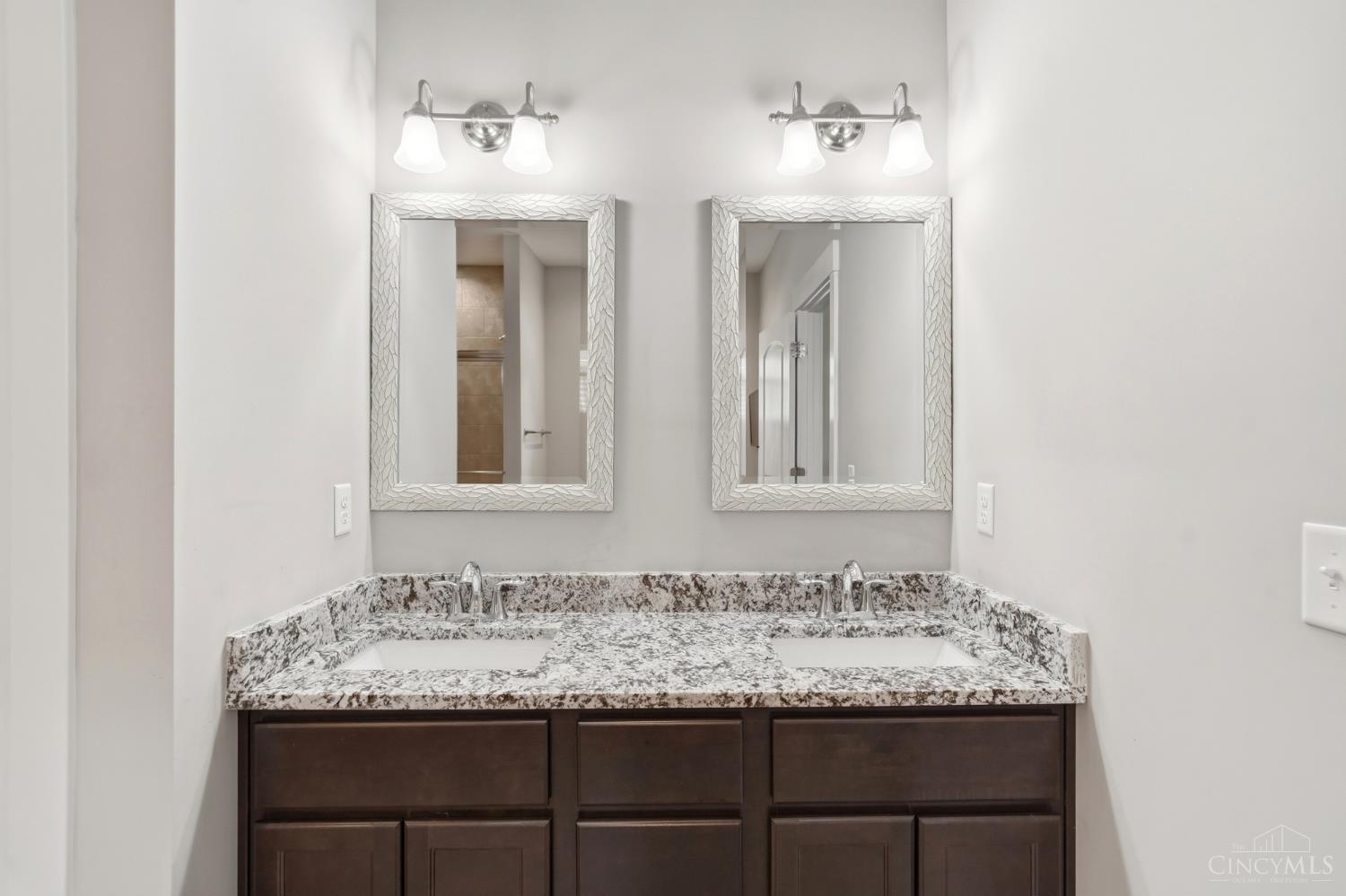 8007 Acorn Trail