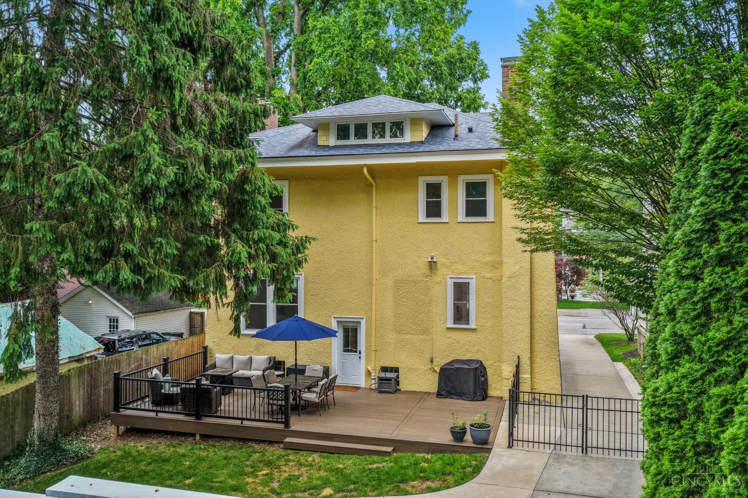 3449 Berry Avenue