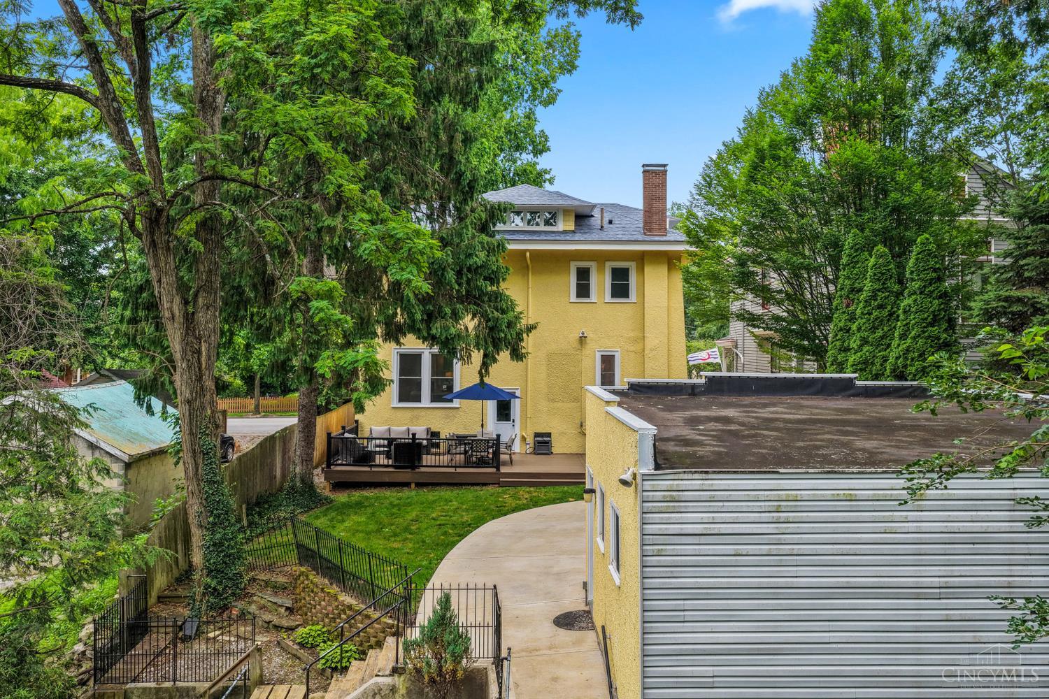 3449 Berry Avenue